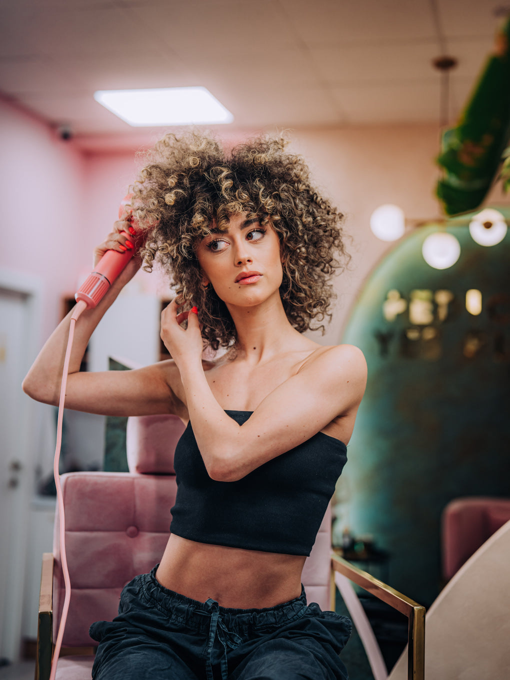 StyleDry | Schnelltrocknender Haartrockner mit Diffusor für glatte, definierte Locken