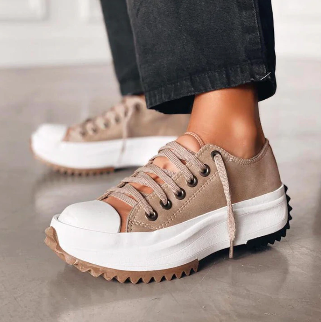 ElevateStep | Modische Plateau-Sneaker | Damen1