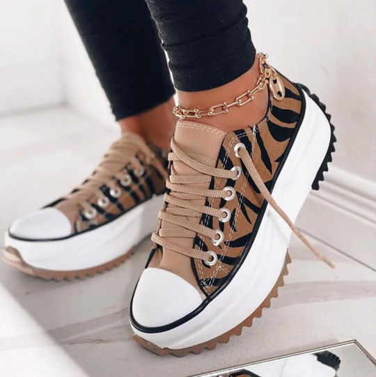 ElevateStep | Modische Plateau-Sneaker | Damen3