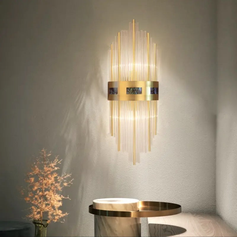 GleamTower | Luxuriöse goldene Wandleuchte2