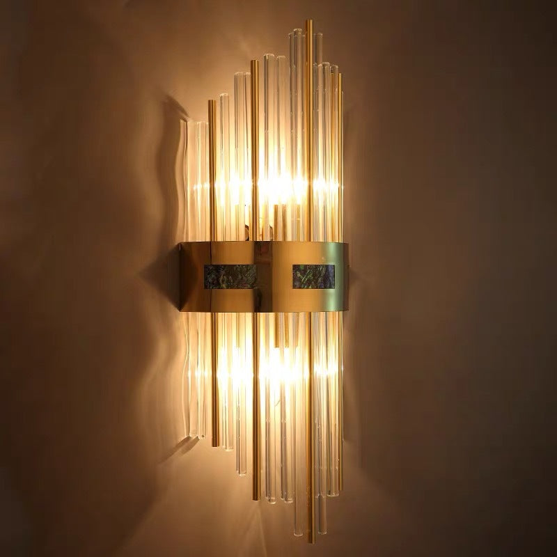 GleamTower | Luxuriöse goldene Wandleuchte3