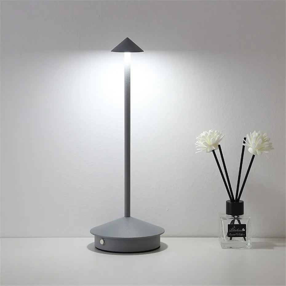 GlowArrow | Einzigartige Kabellose Tischlampe11
