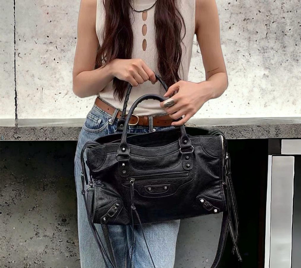 ModeEdge | Damen Tasche – Geräumig mit Chic Details