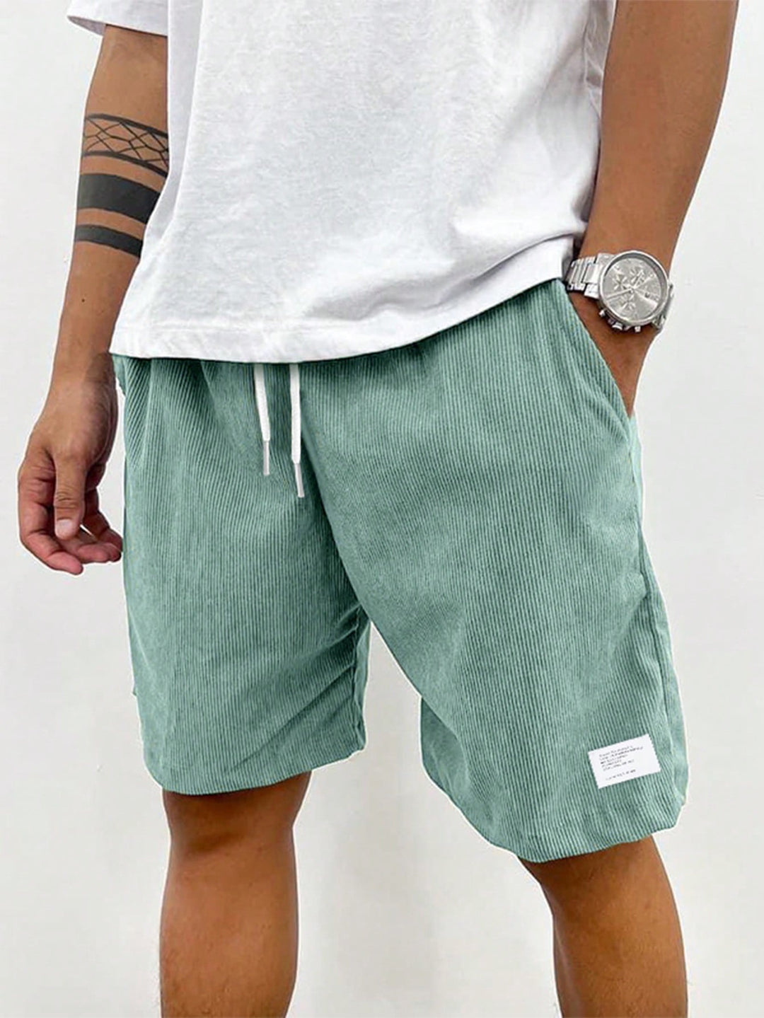 Leonis | Stilvolle Freizeitshorts aus Kord | Herren12