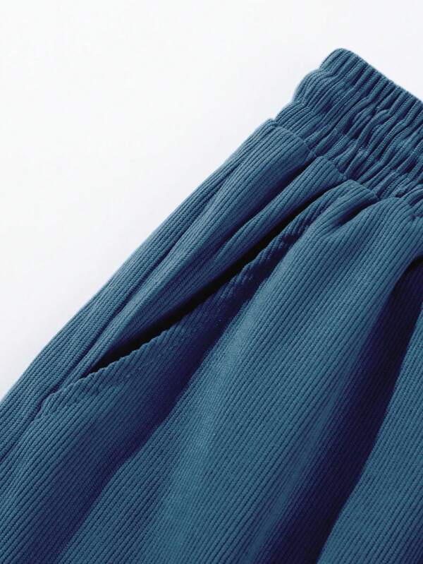 Leonis | Stilvolle Freizeitshorts aus Kord | Herren3