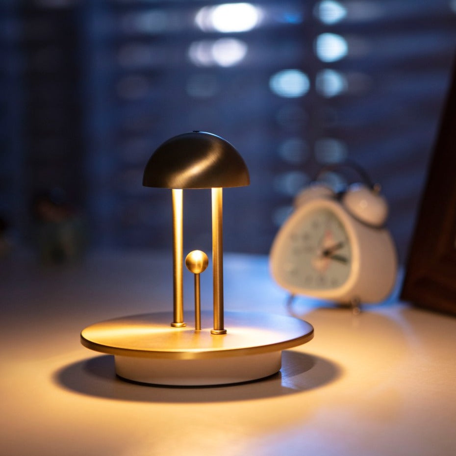 LightAura | Gestus-kontrollierte Tischlampe3
