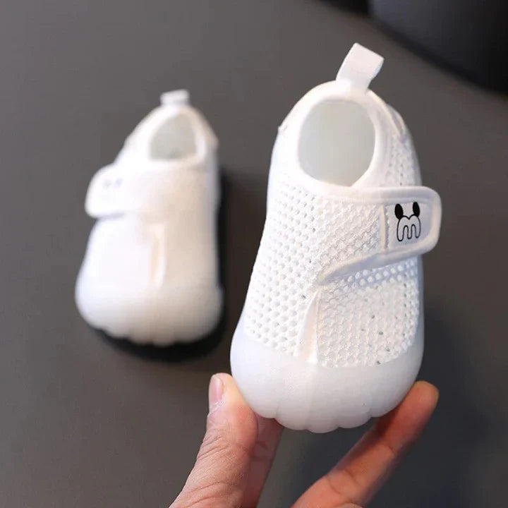 LittleSteps | Stilvolle & Elegante Anti-Rutsch-Schuhe für Kleinkinder1