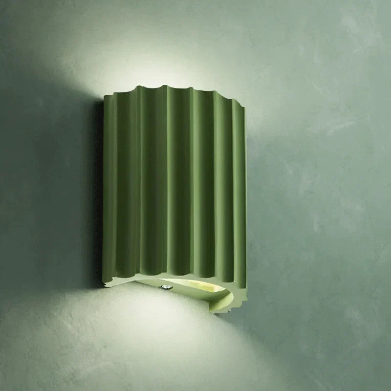 LumiBright | Elegante LED-Wandlampe mit geschwungenem Design7