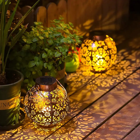 LunaLush | Retro & Elegante Solar-Gartenlaterne3