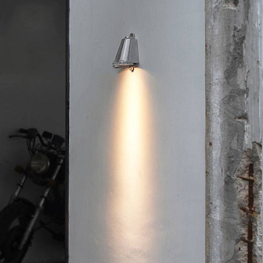 LunaSteel | Stilvolle Metallische Wandleuchte11