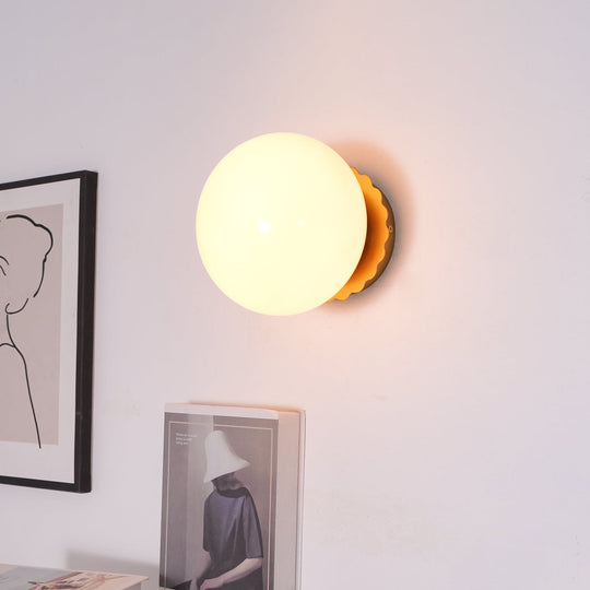 GlowMallow | Wandleuchte – Stilvolle Kugel mit Sanfter Ausstrahlung