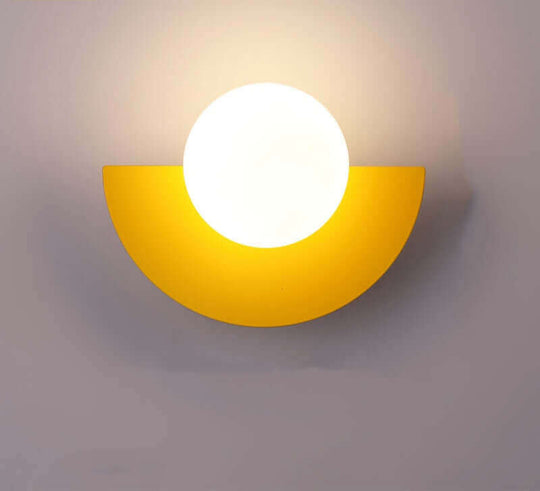MoonBeam_Moderne_Halbmond-Wandleuchte4