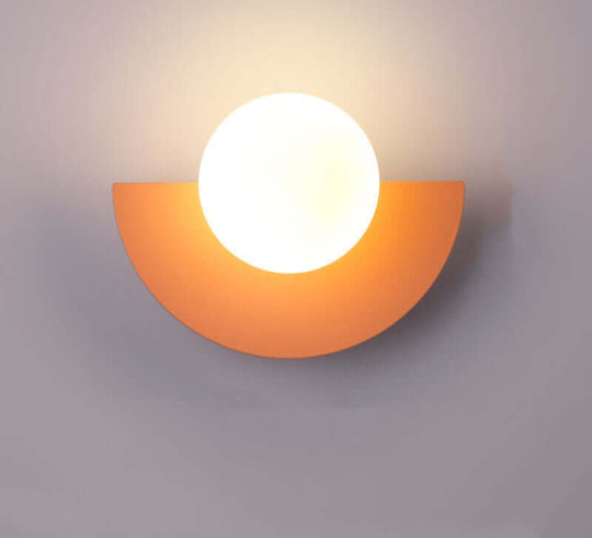 MoonBeam_Moderne_Halbmond-Wandleuchte6