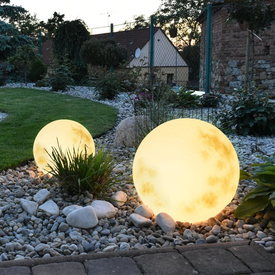 MoonAura | LED Gartenlampe – Mondlicht für Magische Nächte