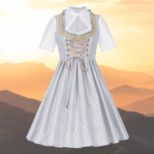NobleWear | Einzigartige Damen-Tracht mit Schürze und Bluse2