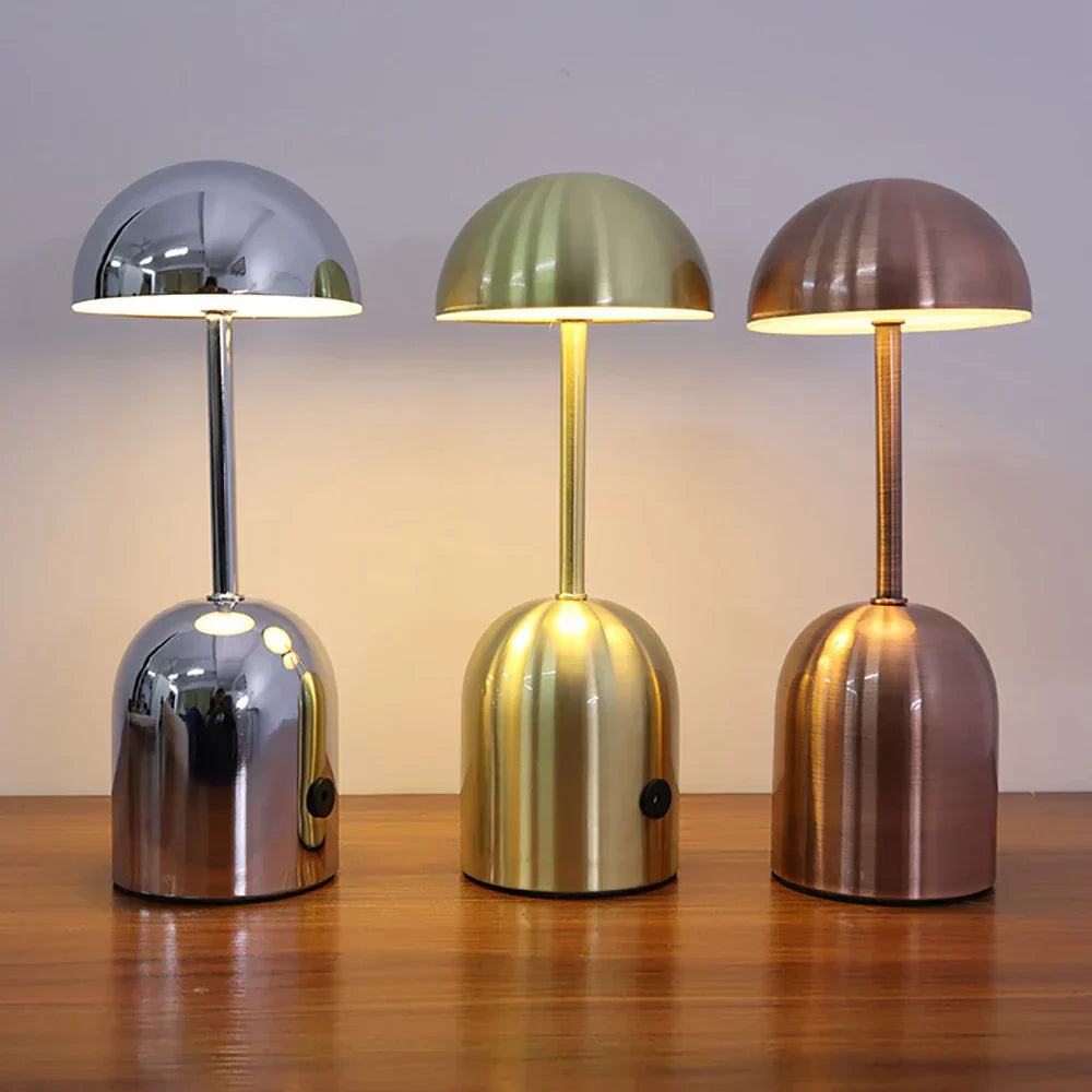 NordicGlow | Verstellbare Nordische Lampe mit Metallischem Finish1