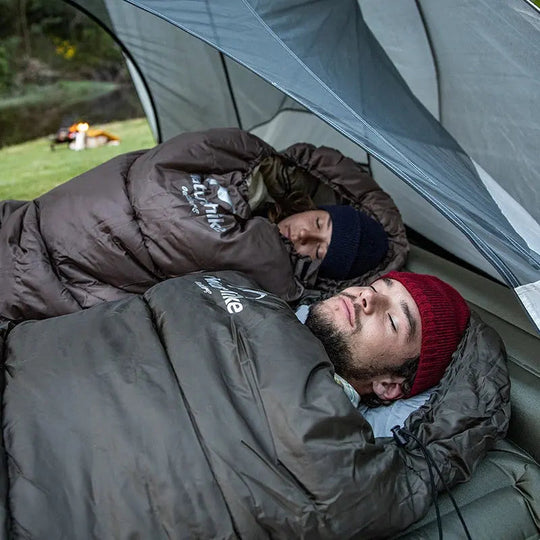 FrostWrap | Ultraleichter Outdoor-Schlafsack für kalte Nächte