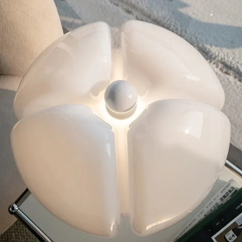 PetalLuxe  | Elegante Designer Blumen-Tischlampe4