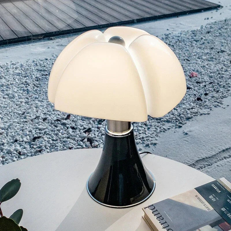 PetalLuxe  | Elegante Designer Blumen-Tischlampe6