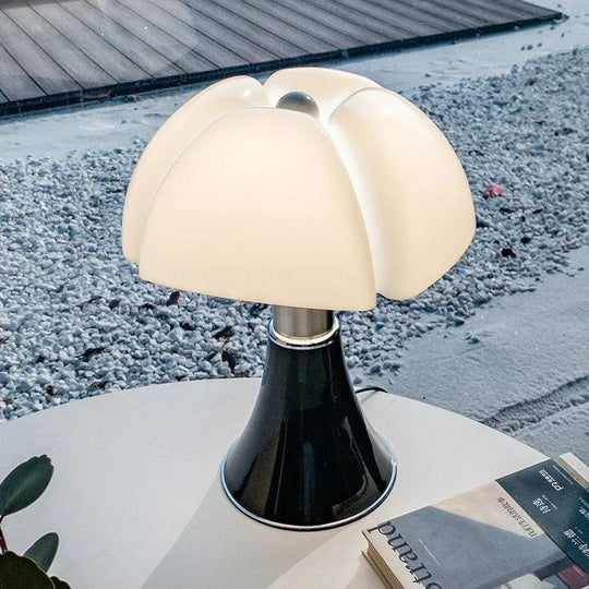 PetalLuxe  | Elegante Designer Blumen-Tischlampe6