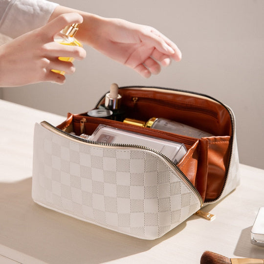 CharmPouch | Elegante Kosmetiktasche mit Struktur