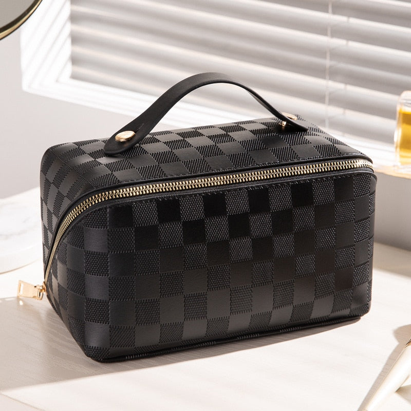 CharmPouch | Elegante Kosmetiktasche mit Struktur
