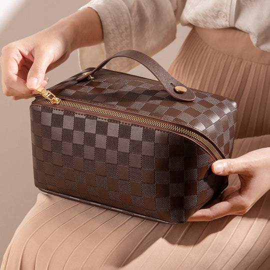 CharmPouch | Elegante Kosmetiktasche mit Struktur