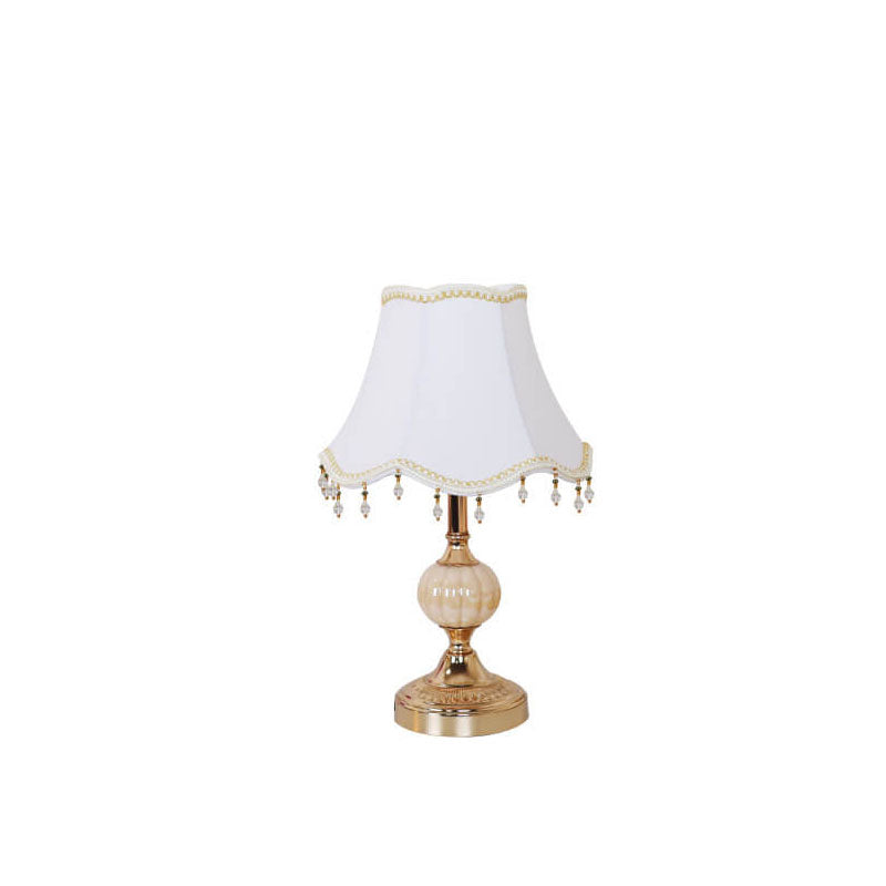 ViennaBloom | Goldene Blumentischlampe mit Stil