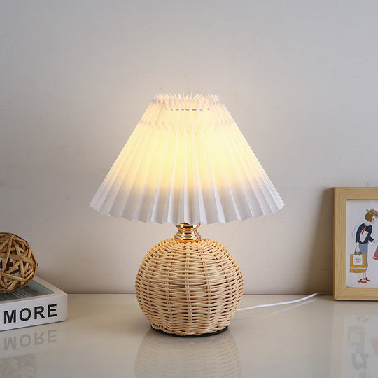 GlowWeave | Sanft dimmbare Rattanleuchte mit Fernbedienung