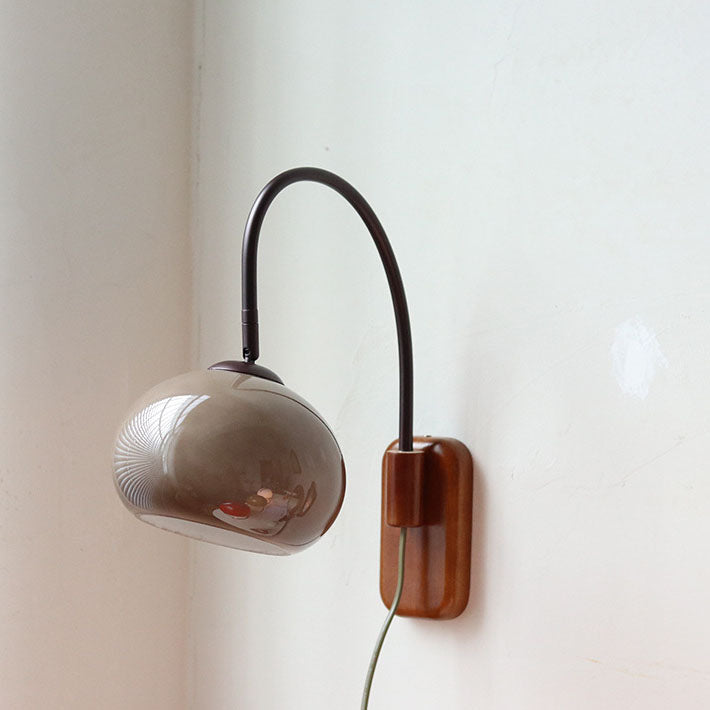 BranWood | Klassische Glaslampe mit Massivholz-Detail