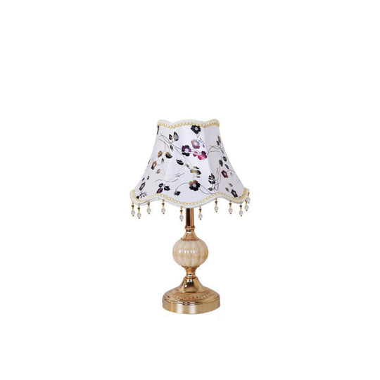 ViennaBloom | Goldene Blumentischlampe mit Stil