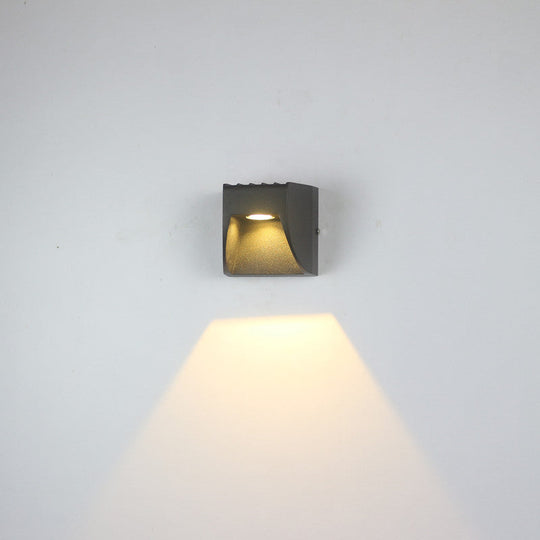 BrilliantAura | Moderne Wandleuchte aus Metall