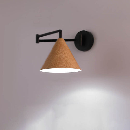 SwingCone | Moderne Wandleuchte mit Schwenkarm und Holzmaserung