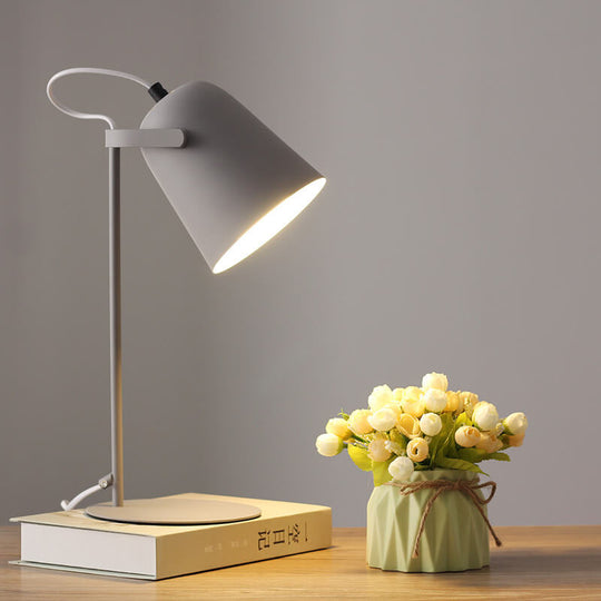 ColorBeam | Nordische Macaron-Farbe, kreatives Eisen-Eimer-Design, 1-flammige Tischlampe