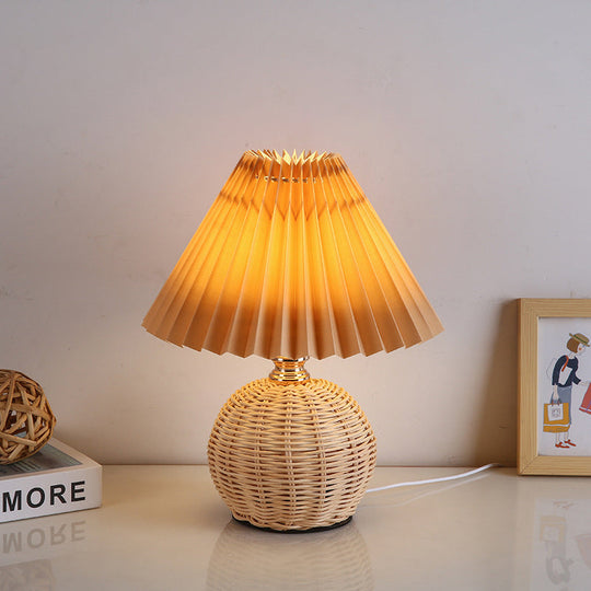 GlowWeave | Sanft dimmbare Rattanleuchte mit Fernbedienung