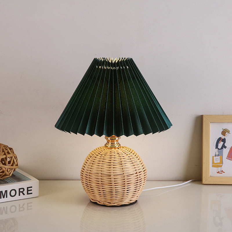 GlowWeave | Sanft dimmbare Rattanleuchte mit Fernbedienung