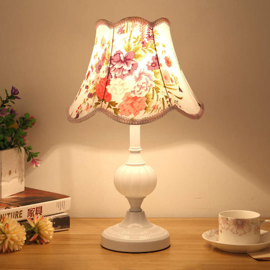 LumiFleur | Nordische Vintage Blumen Glas Stoff 1-Licht Tischlampe