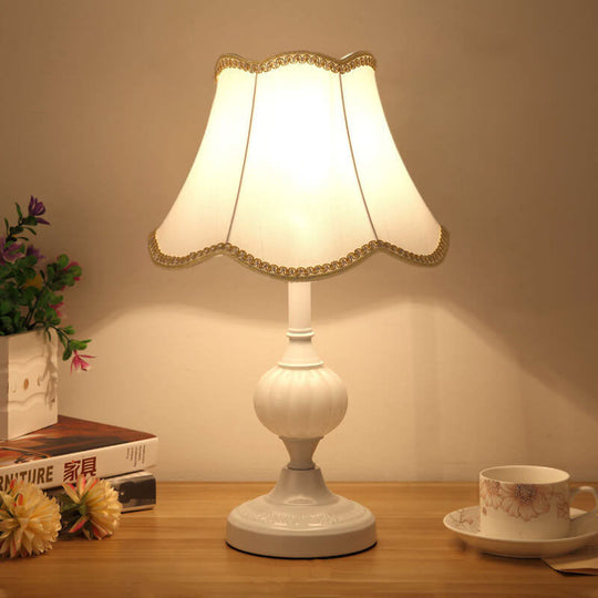 LumiFleur | Nordische Vintage Blumen Glas Stoff 1-Licht Tischlampe