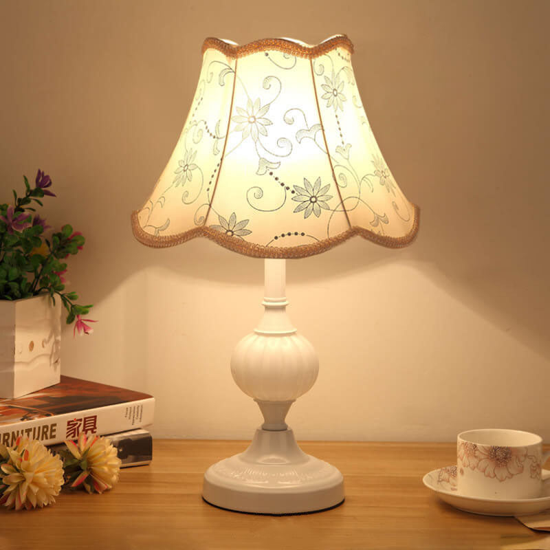 LumiFleur | Nordische Vintage Blumen Glas Stoff 1-Licht Tischlampe