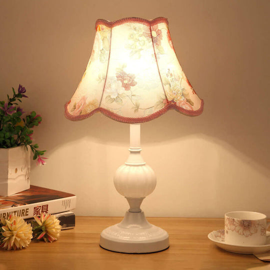 LumiFleur | Nordische Vintage Blumen Glas Stoff 1-Licht Tischlampe