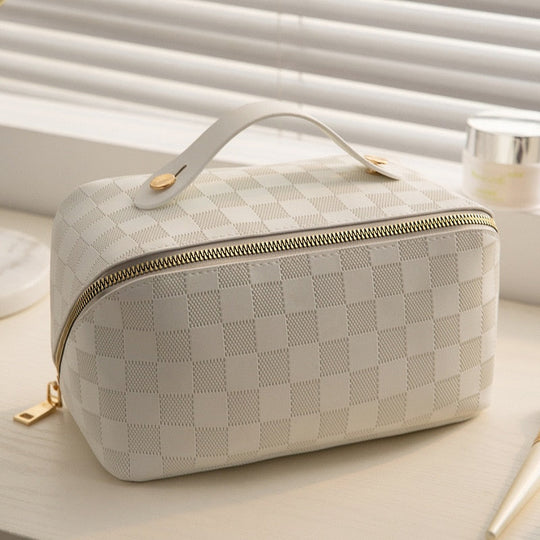 CharmPouch | Elegante Kosmetiktasche mit Struktur