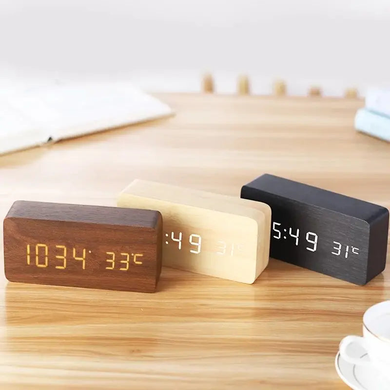 TimeWood | Digitale Holzuhr mit LED-Anzeige, Lautlos-Funktion & modernem Design