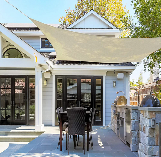 ShadeGuard | Wasserabweisendes Sonnensegel für Balkon und Terrasse10