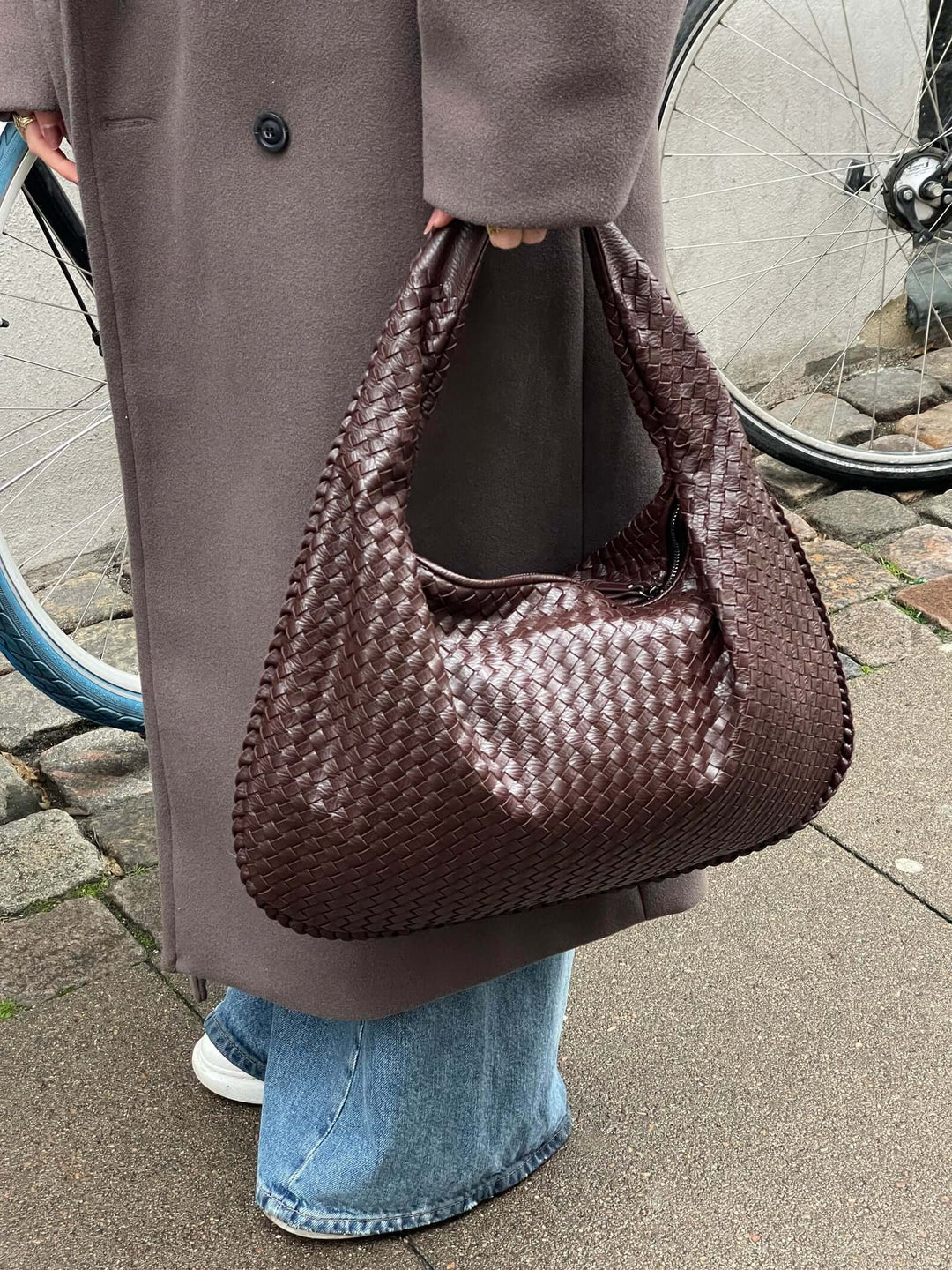 JackieWeave | Gewebte Umhängetasche – Kompakt, Organisierter Innenraum