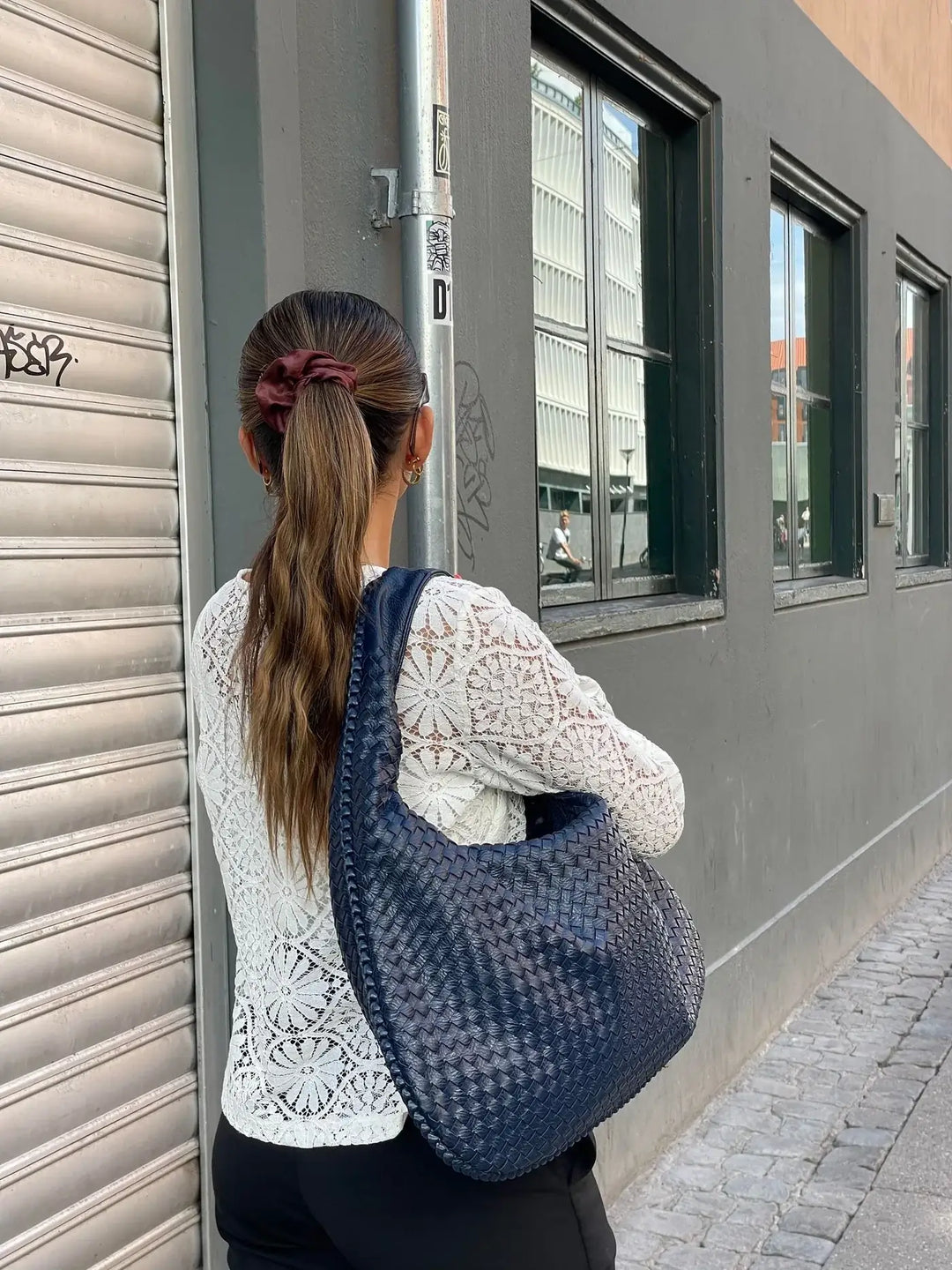 JackieWeave | Gewebte Umhängetasche – Kompakt, Organisierter Innenraum