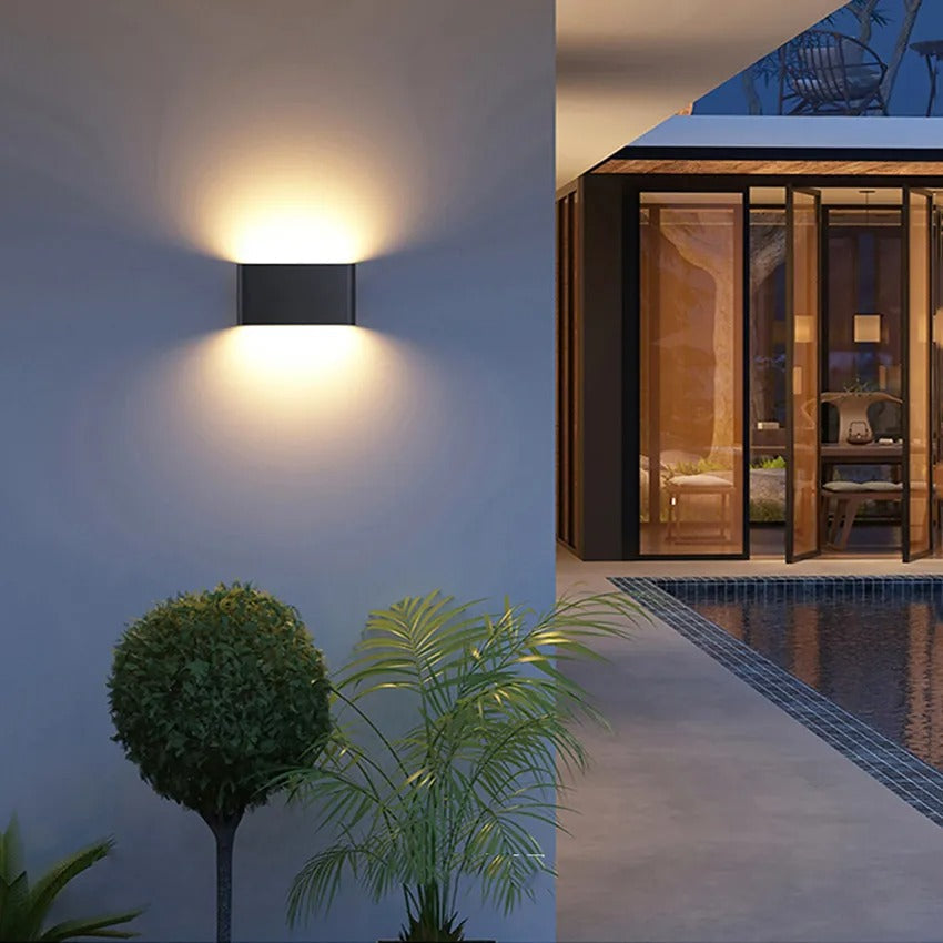 UrbanLight | Minimalistische & Wasserdichte Außenwandleuchte2