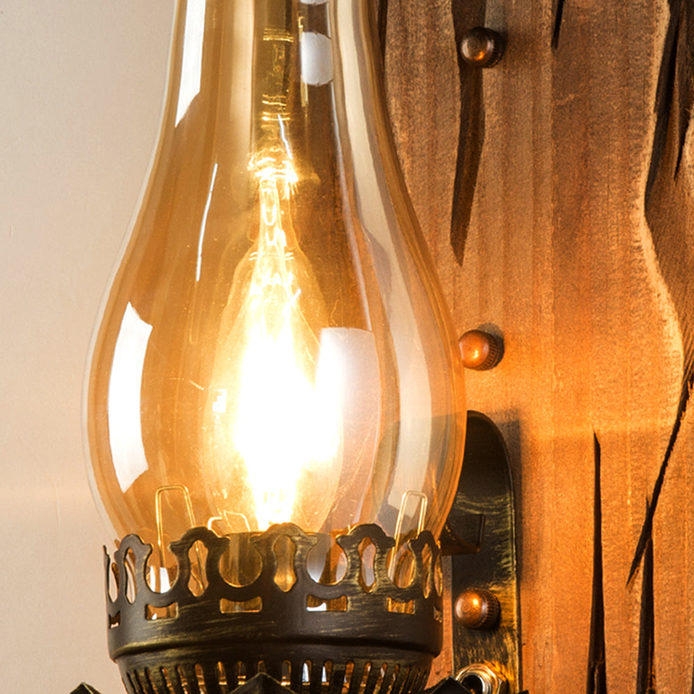 VintageHearth | Klassische Wandleuchte aus Holz3