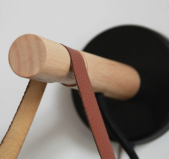 ScandiLoom | Wandleuchte – Holz und Leder im Modernen Stil