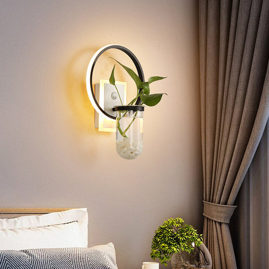 AuraBotany | Wandleuchte – Minimalistisches schwarzes Metall-Design, das Eleganz ausstrahlt Decorique.de