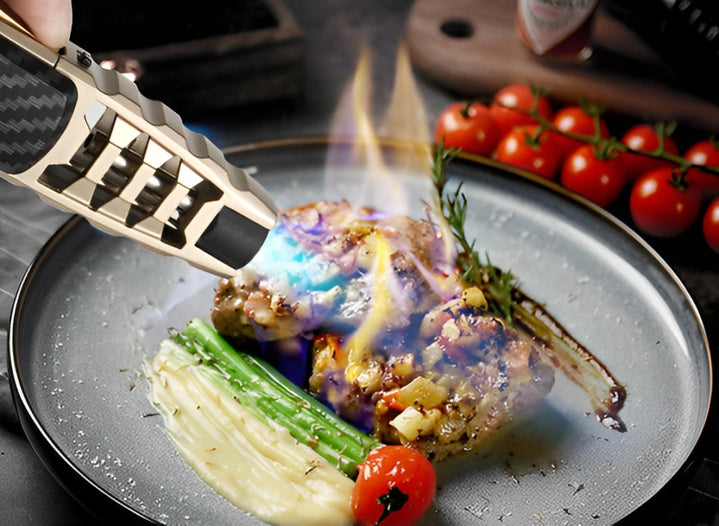 BlazeCore | Winddichter Taschenlampen-Feuerzeug Decorique.de